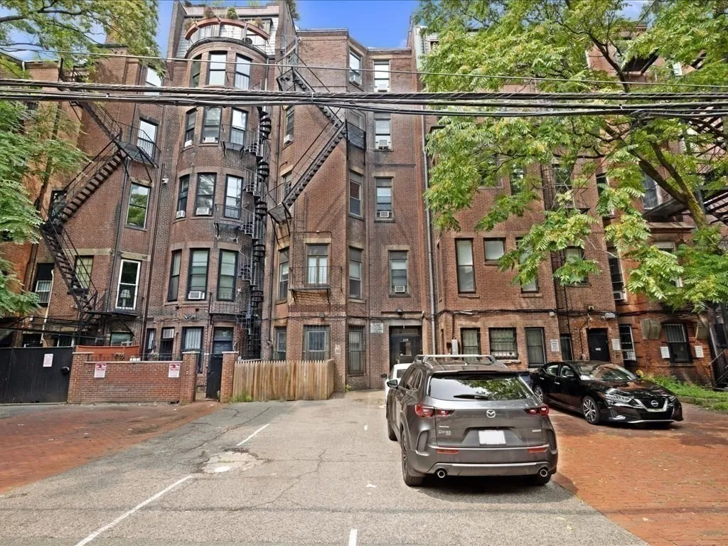 228 Commonwealth Ave, Back Bay