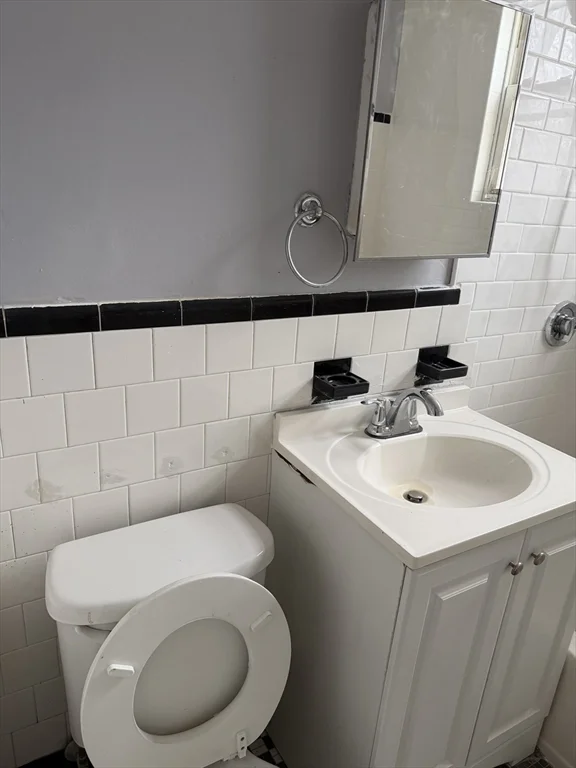 229 Jackson St, Lawrence