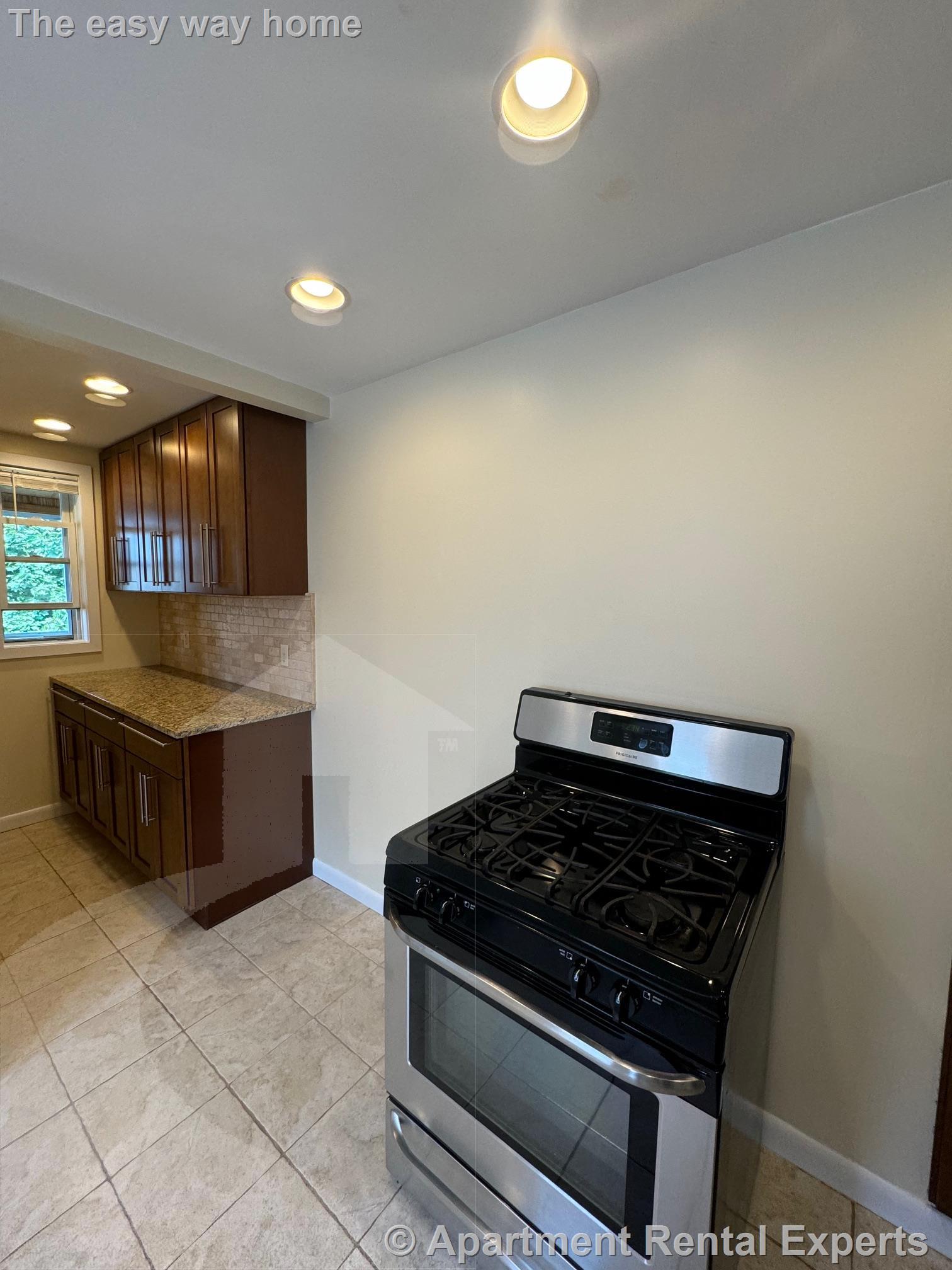 63 Conwell Ave, Tufts