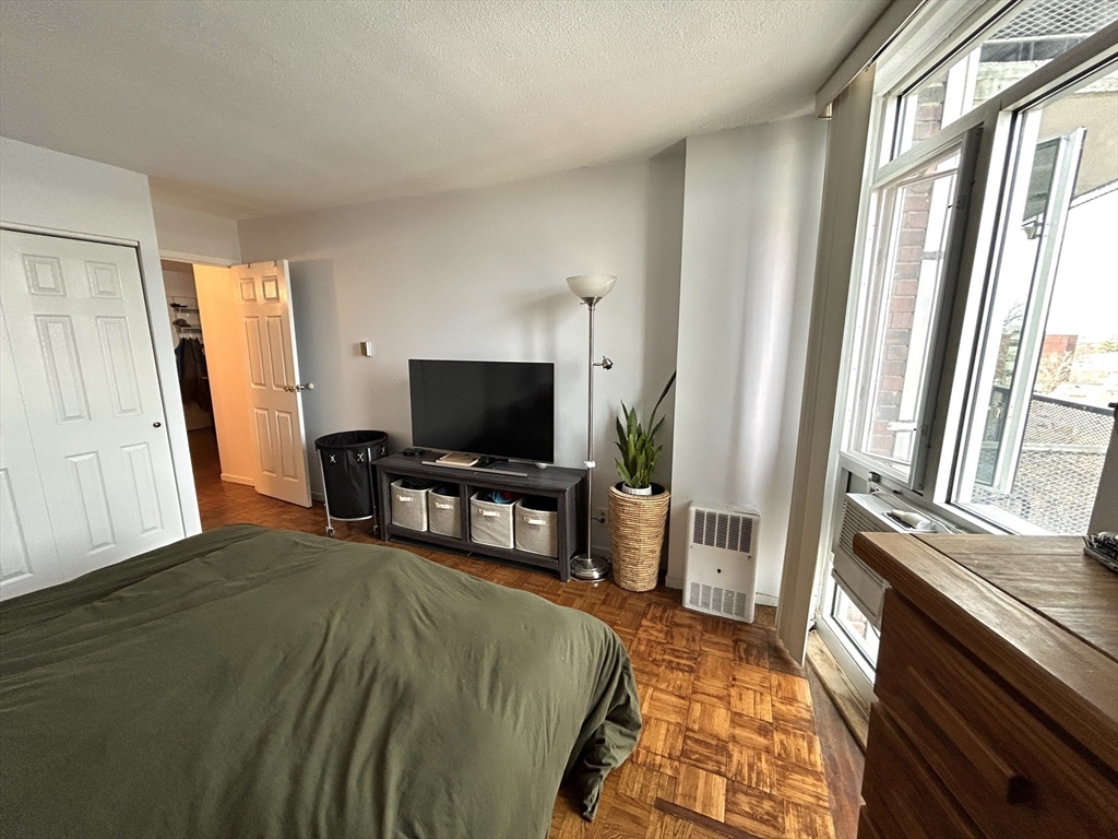 19 Winchester St, Coolidge Corner