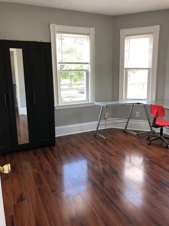 60 Fiske St, Waltham