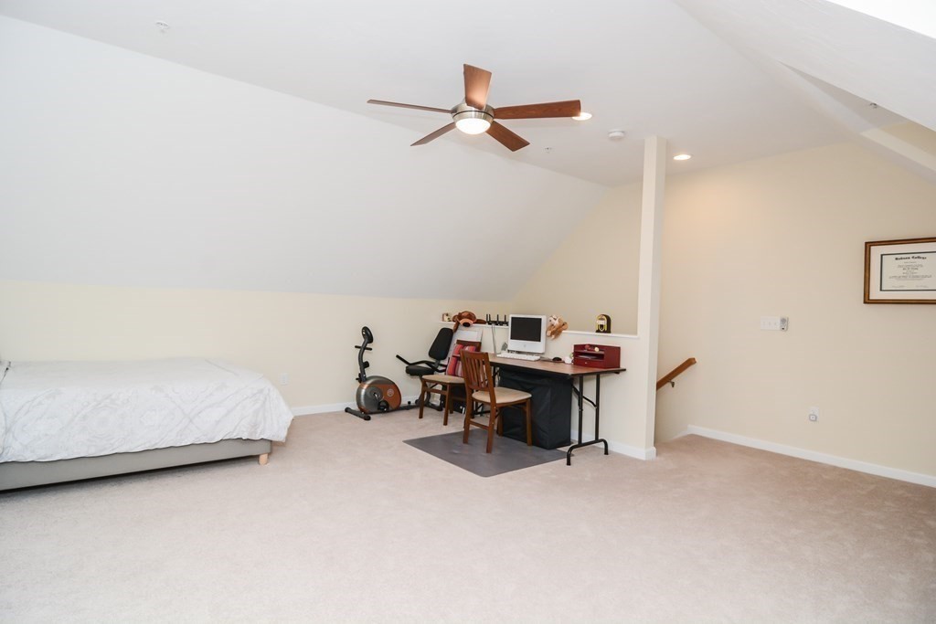 1975 Middlesex St, Lowell