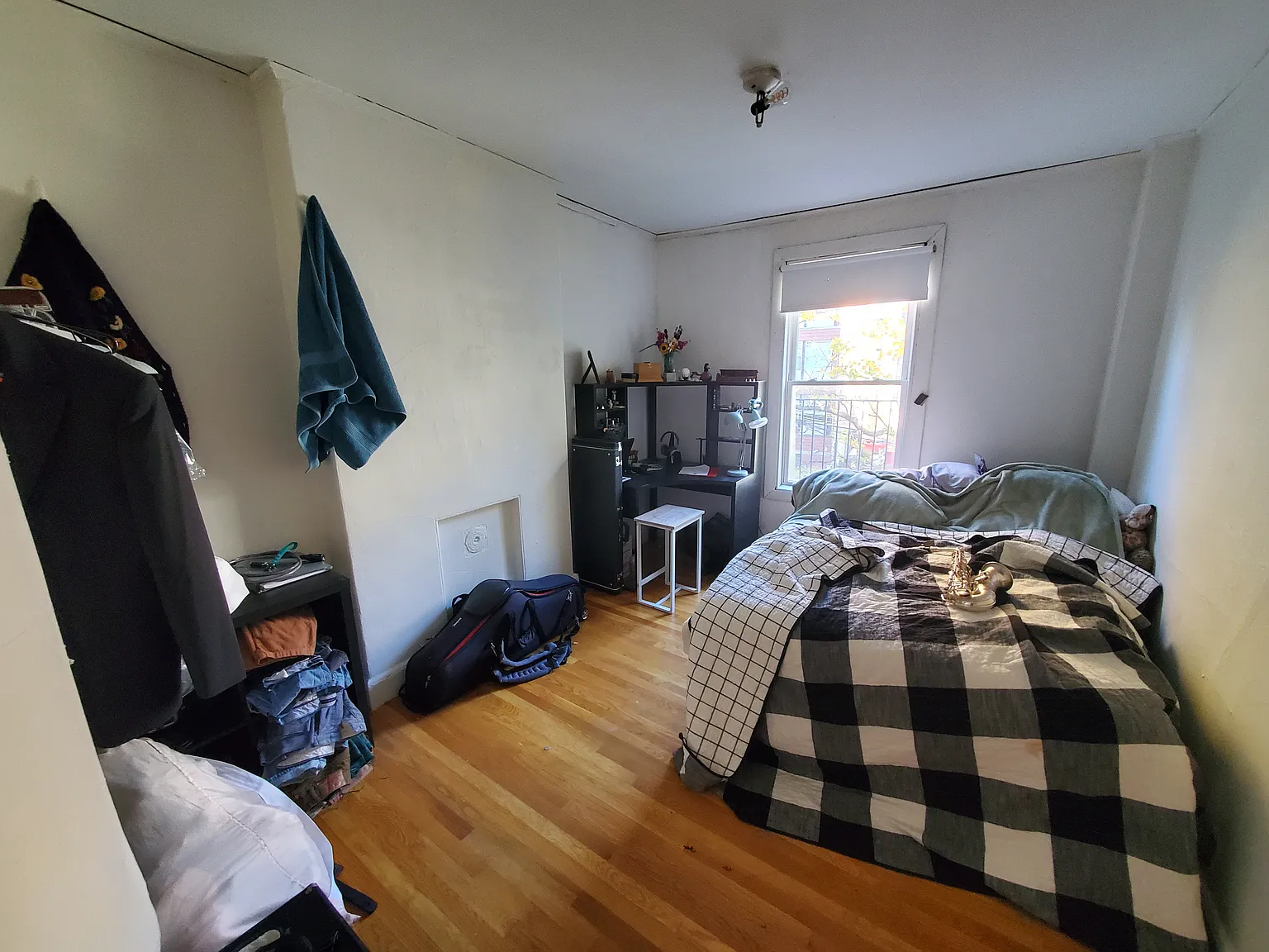 688 Parker St, Mission Hill