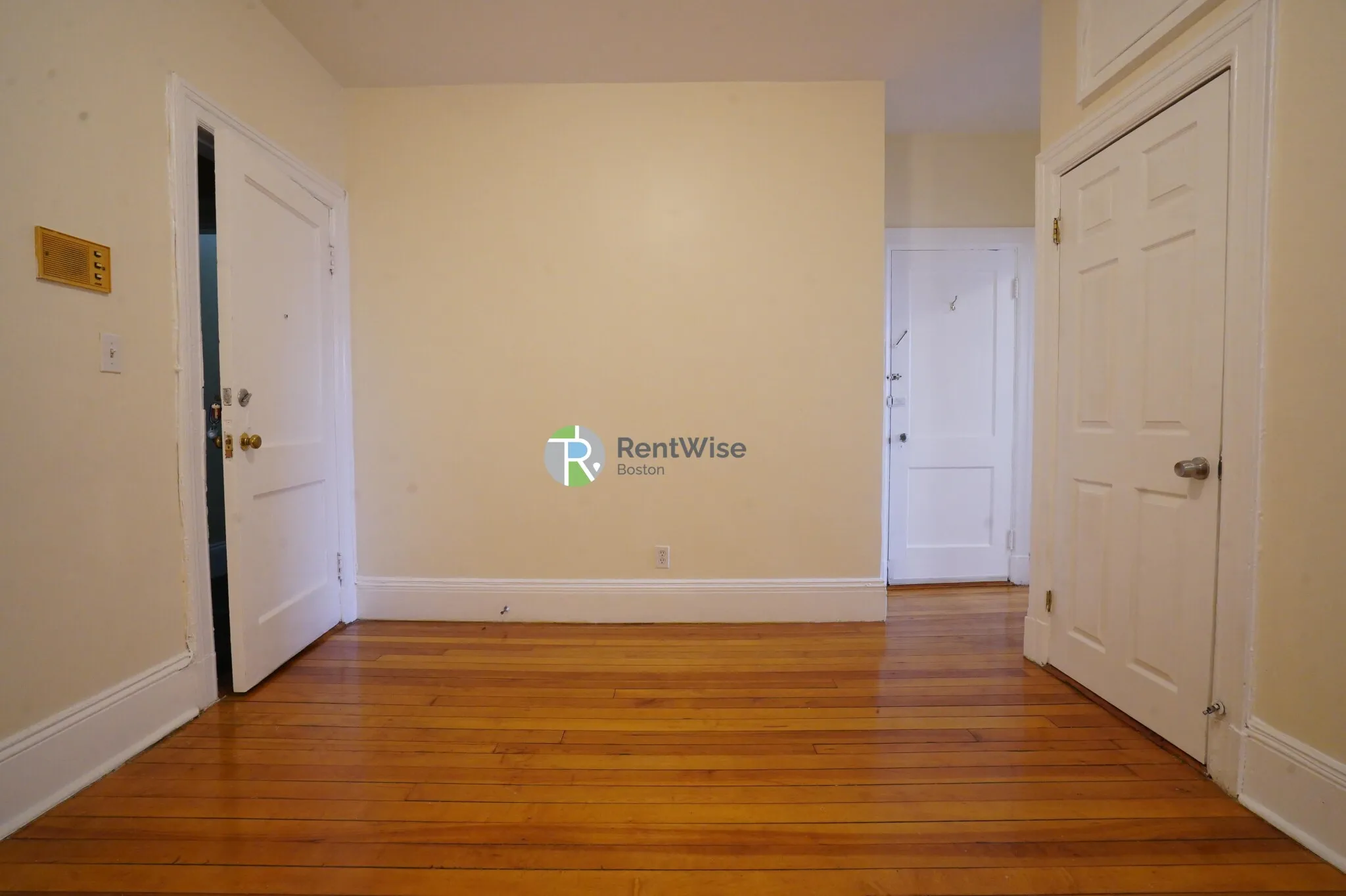 1216 Commonwealth Ave, Brighton