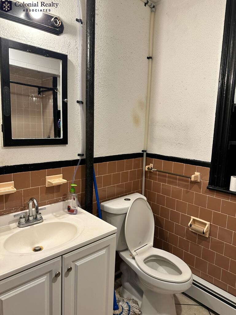 17 Linden St, Allston