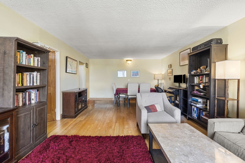 33 Pond Ave, Brookline