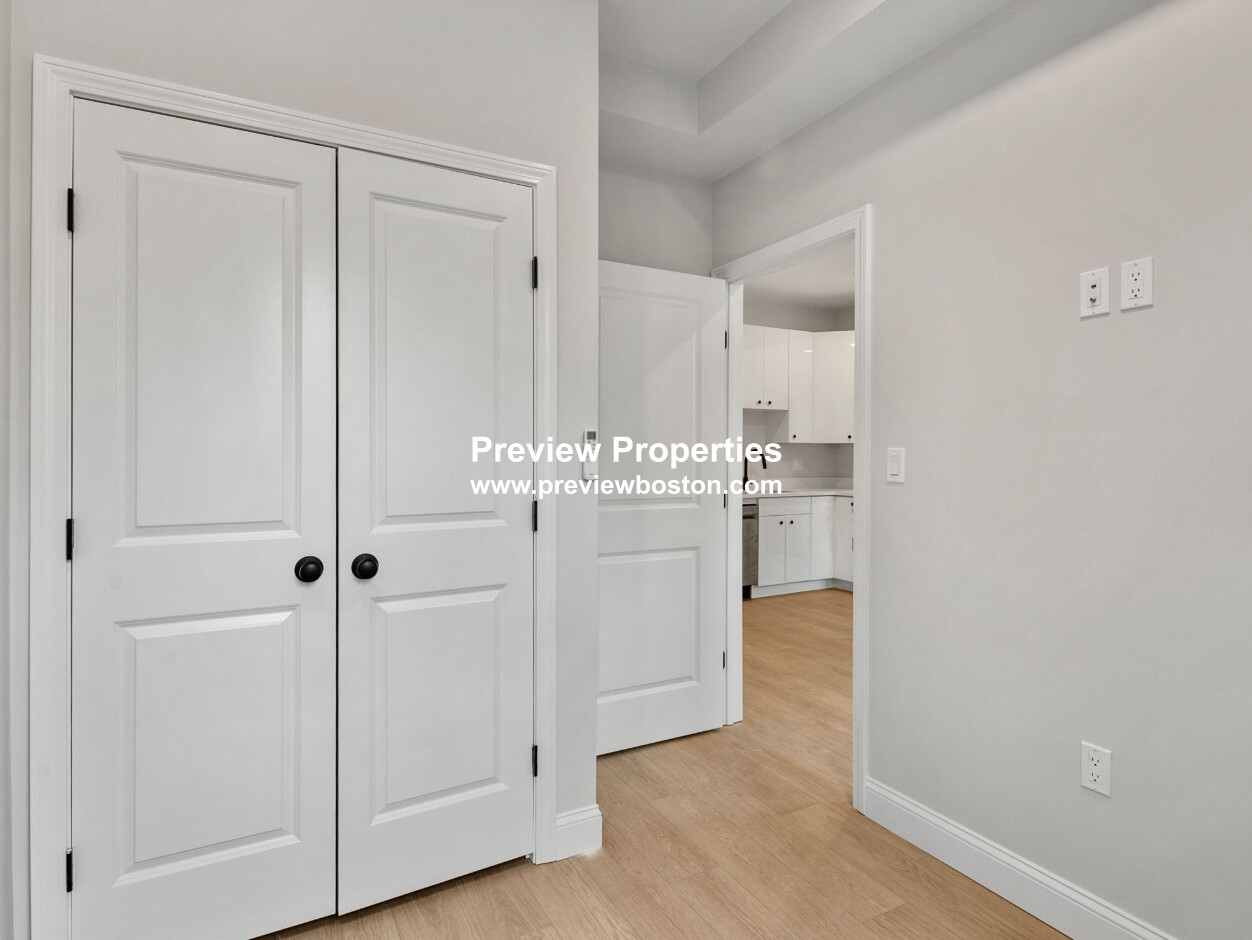 176 Salem St, North End