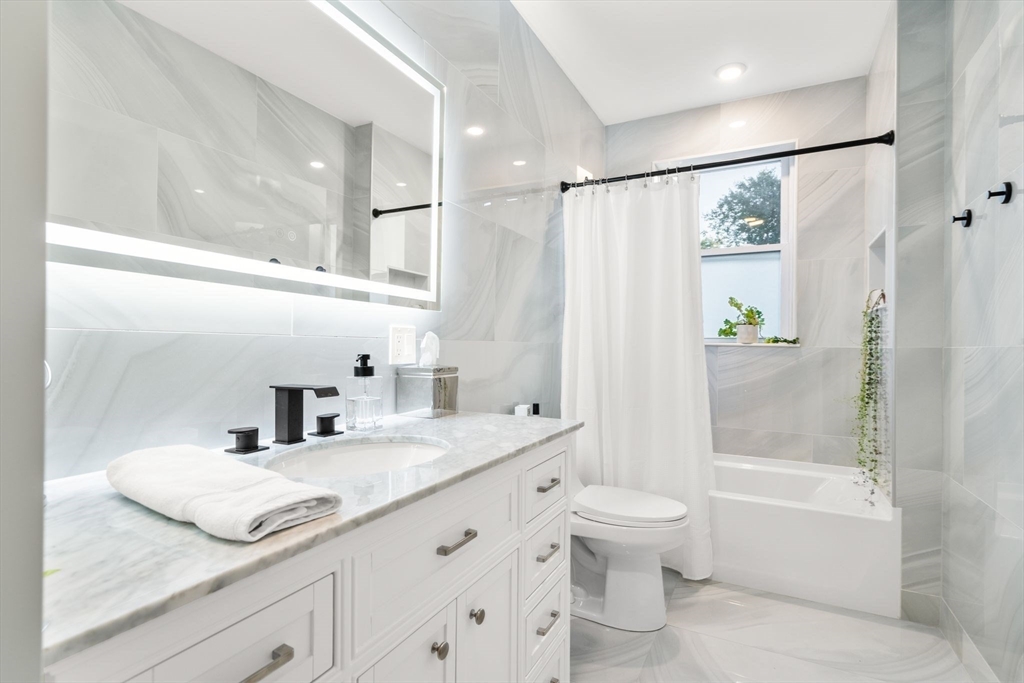 35 Somerset Ave, Winthrop