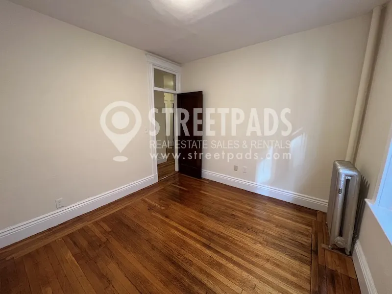 27 Park Dr, Fenway