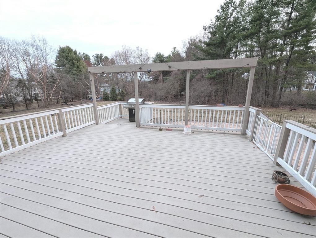 19 Plain St, Franklin