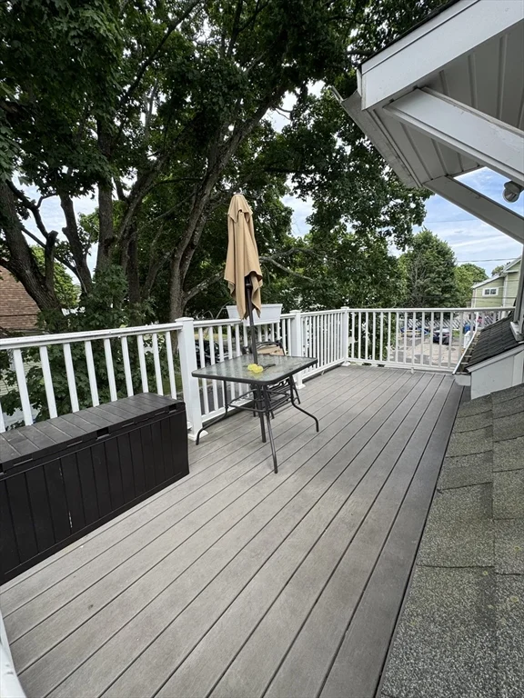 151 Grove St, Waltham