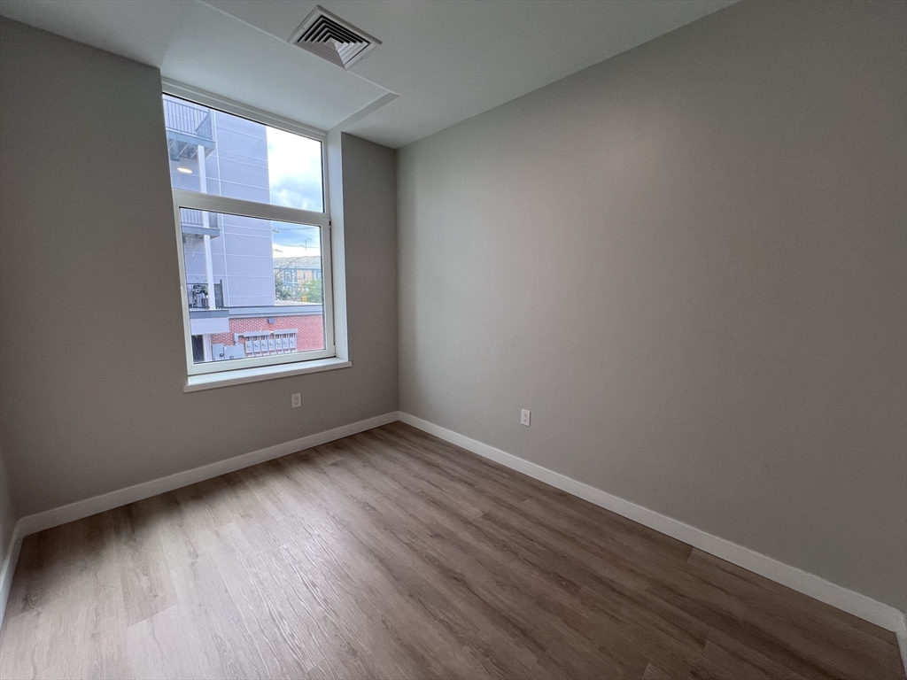 163 Chestnut St, Chelsea