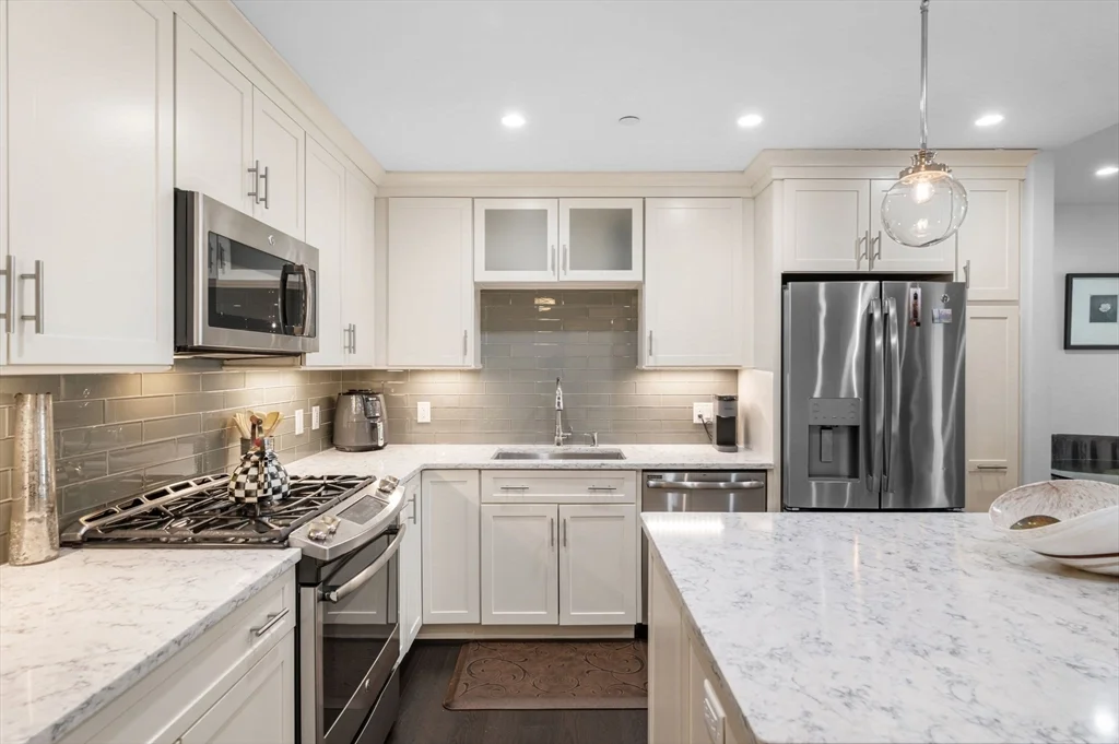 201 Elliott St, Beverly