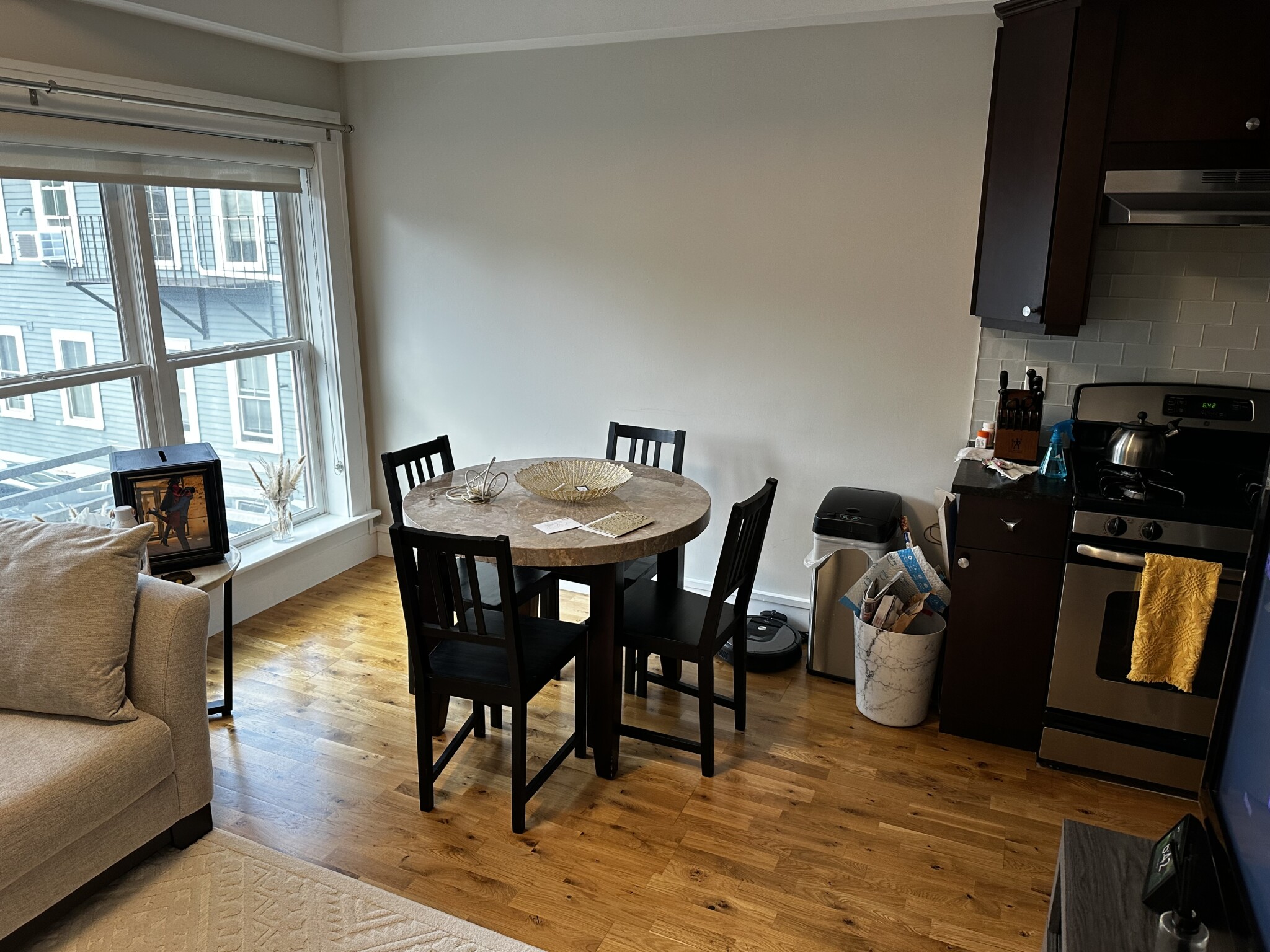 126 Charles St, East Cambridge