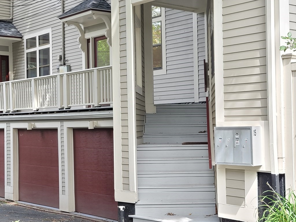 15 Roberts Rd, Harvard Square