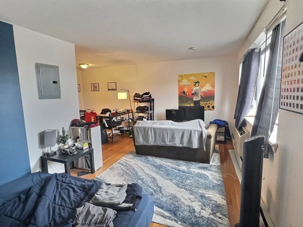 1016 Commonwealth Ave, North Brookline