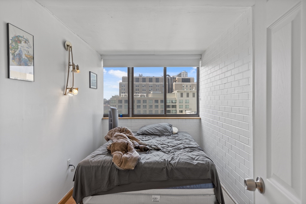 8 Whittier Pl, West End