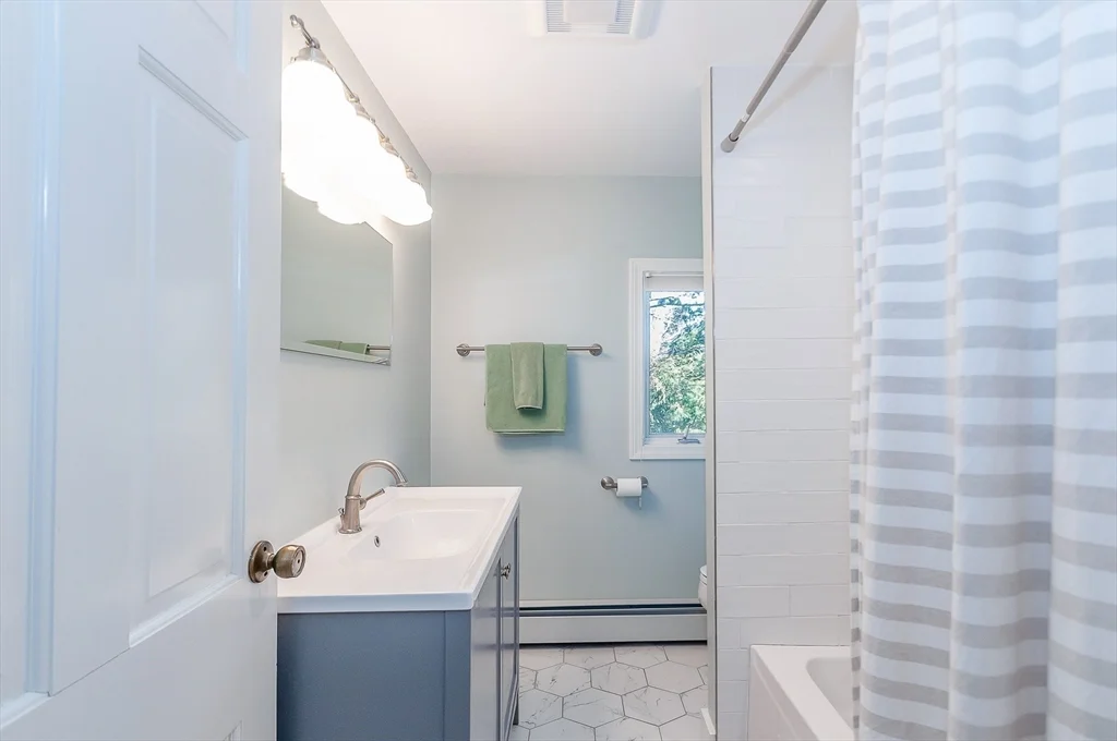 26 Mattakiset Rd, Antassawamock