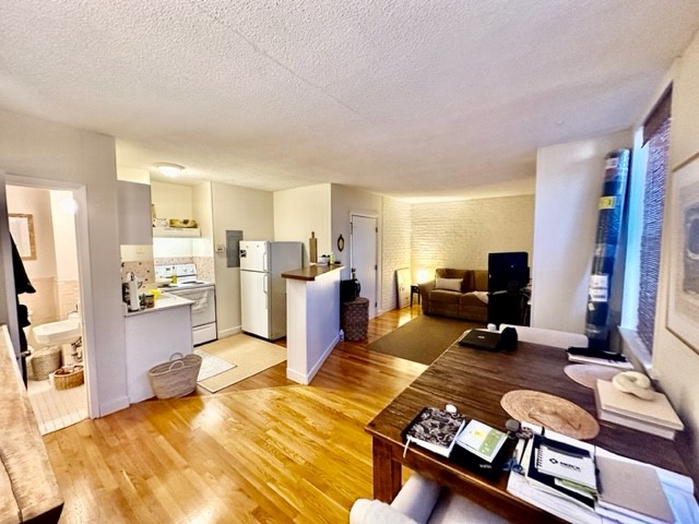 37 Tileston St, North End