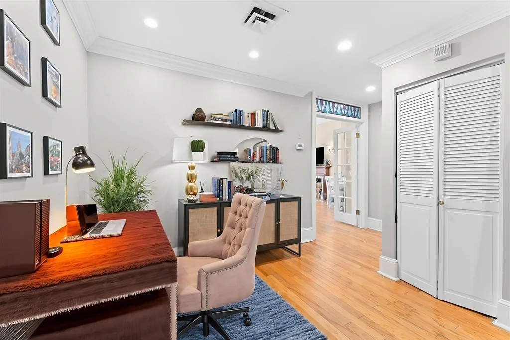 280 Commonwealth Ave, Back Bay