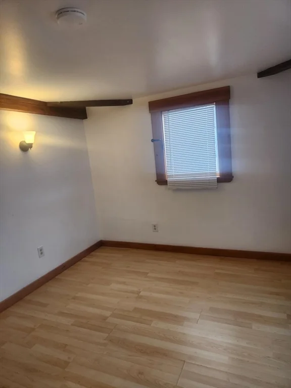 92 Main St, Hopkinton