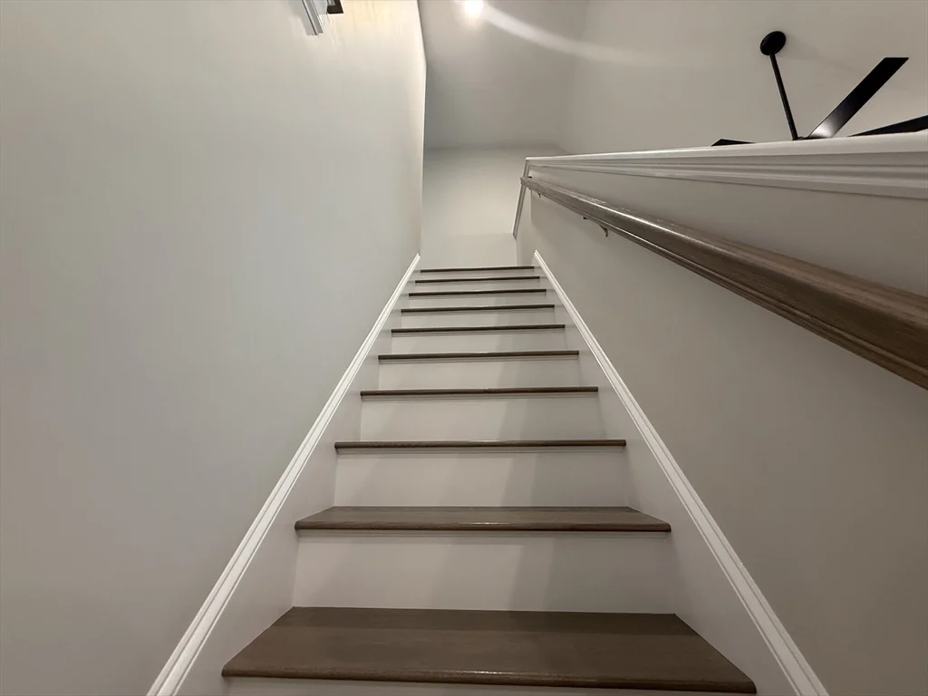 12 Glacier Path, Middleboro