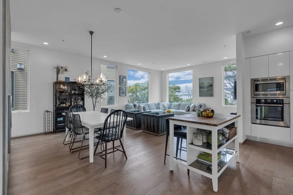 537 E 1st St, South Boston