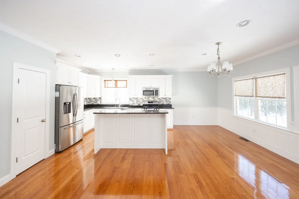 4 Cyrus Way, Northborough