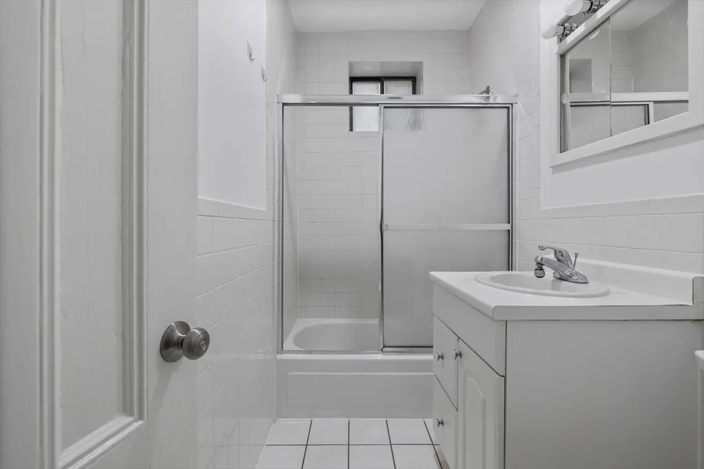 907 Boylston St, Back Bay