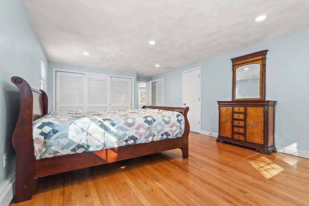 77 Colonial Rd, Sudbury