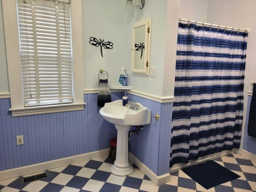 204 Massasoit Rd, Worcester