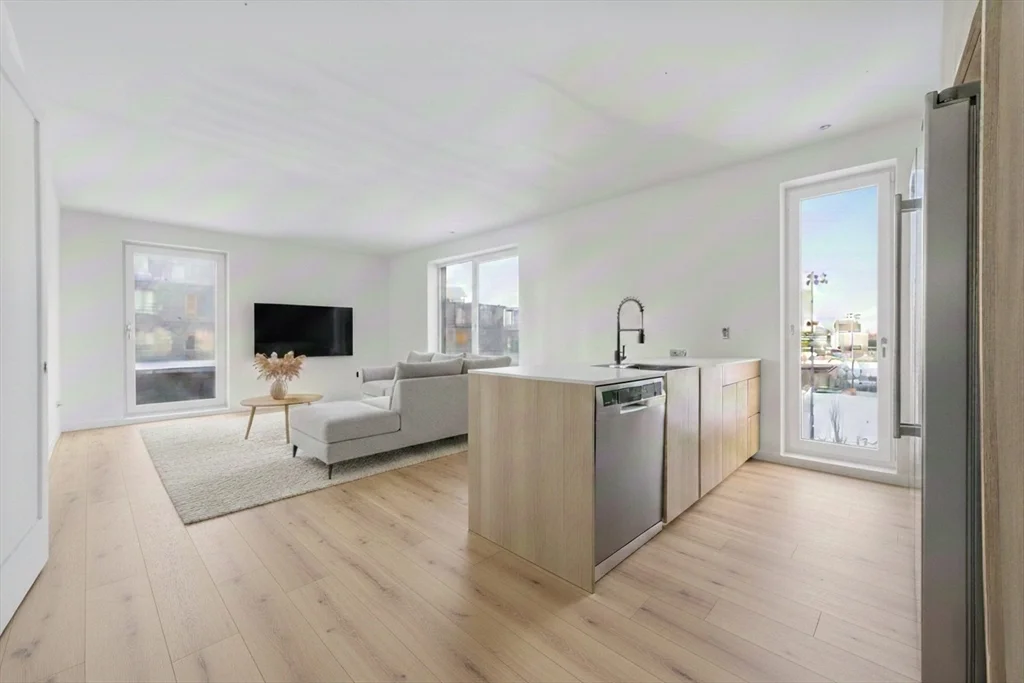 1035 Commonwealth Ave, Allston