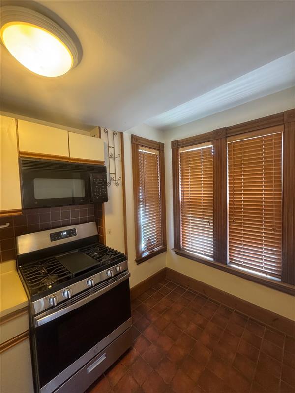 94 College Ave, Tufts