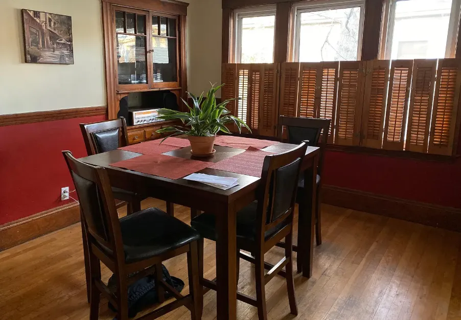 212 Cedar St, Powder House Square