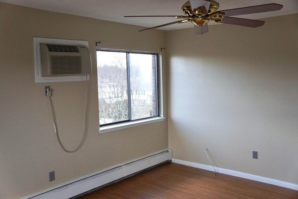 59 Highland Glen Dr, Randolph