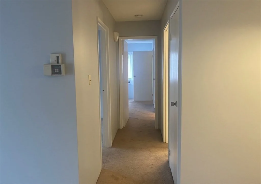 59 Village Brook Ln, Natick