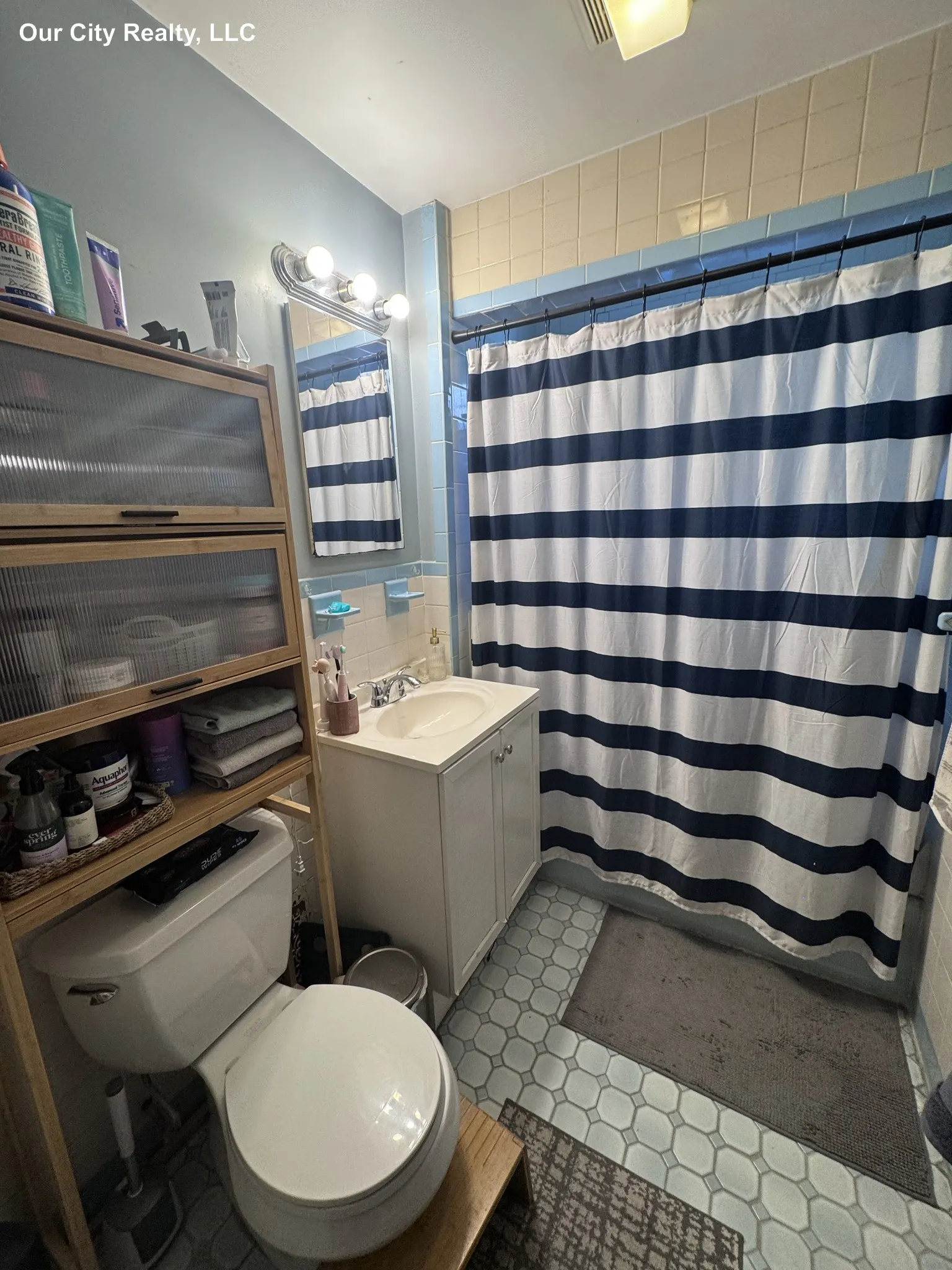 4 Aberdeen Rd, Powder House Square