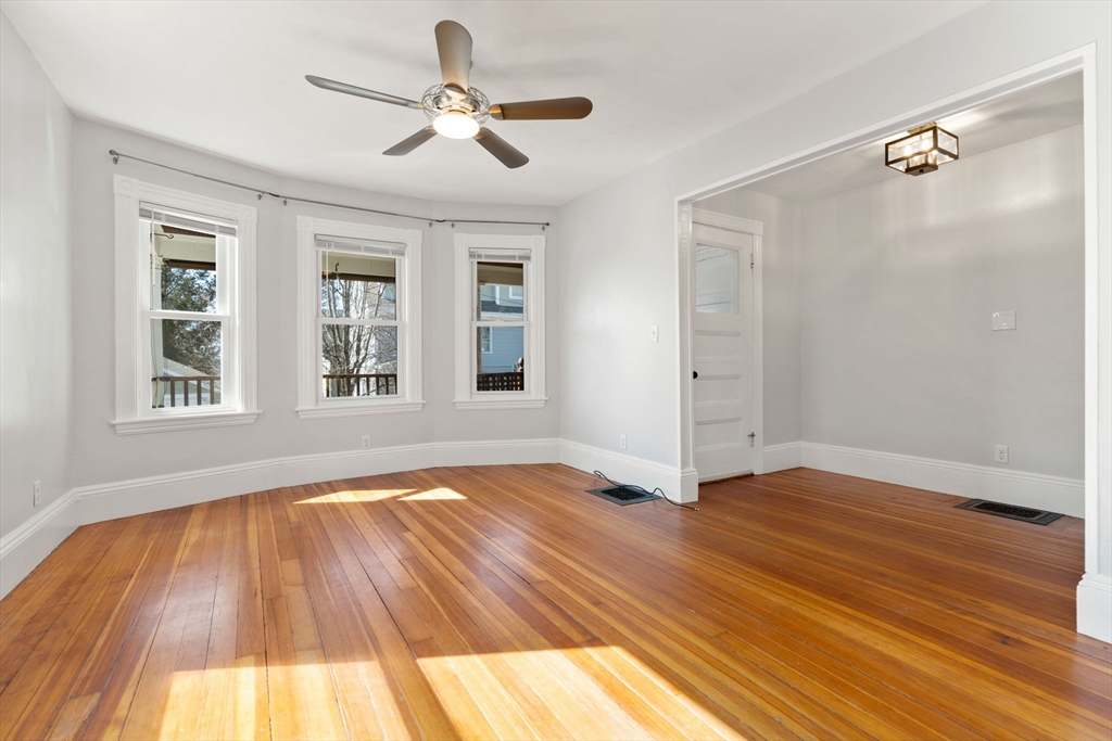 3 Clifford Ave, Beverly