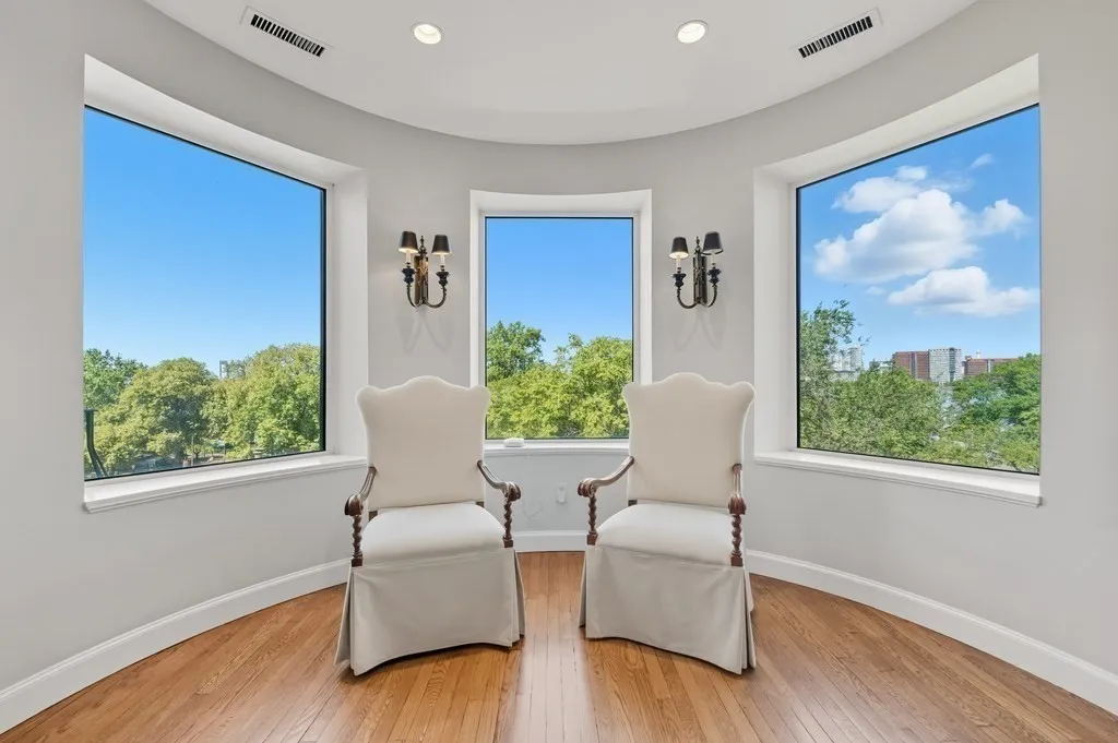 412 Beacon St, Back Bay