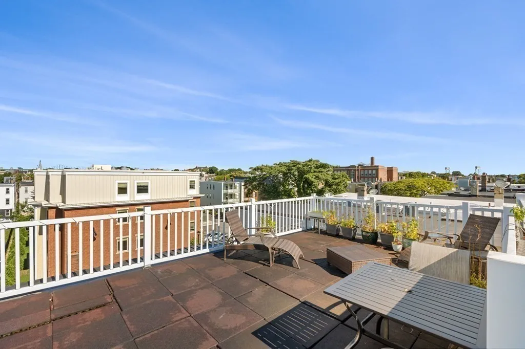 156 Chelsea St, East Boston