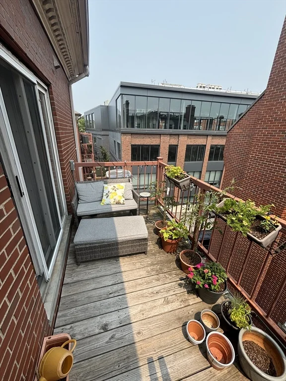 19 Main St, Charlestown