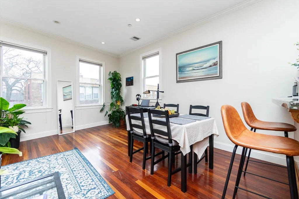 55 Kelly Rd, Cambridgeport