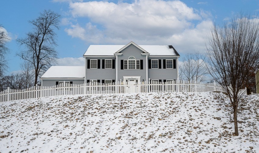 3 Moore Dr, Millbury