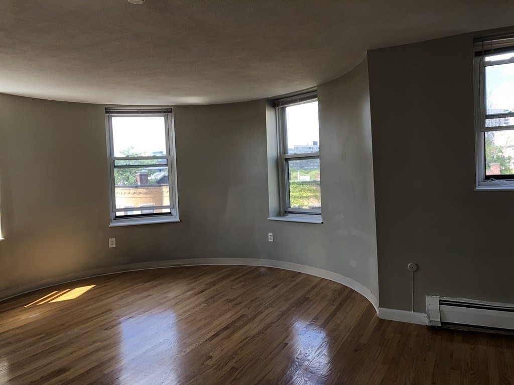 8 Albemarle Ct, Back Bay