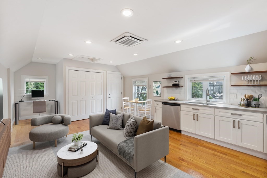 25 Beachland Ave, Revere Beach