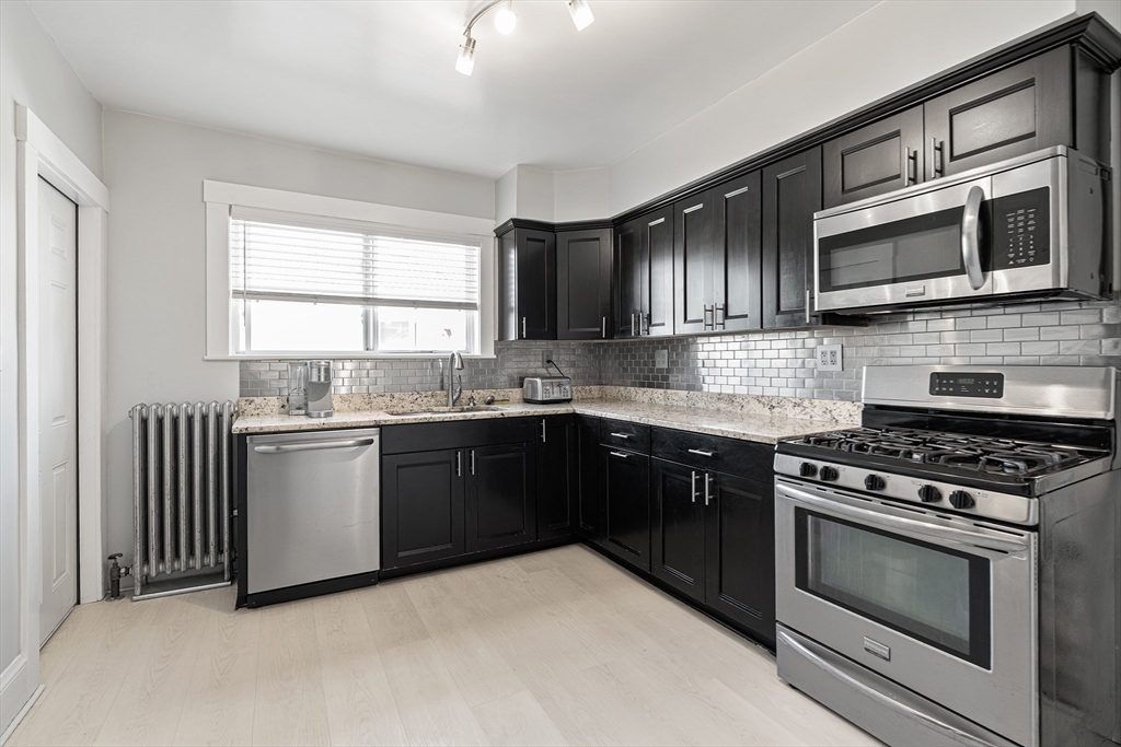 86 Chester Ave, Winthrop