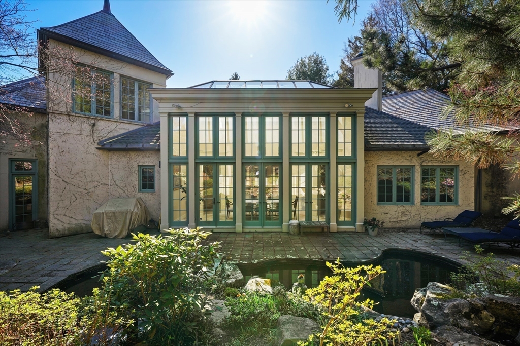 120 Cabot St, Chestnut Hill