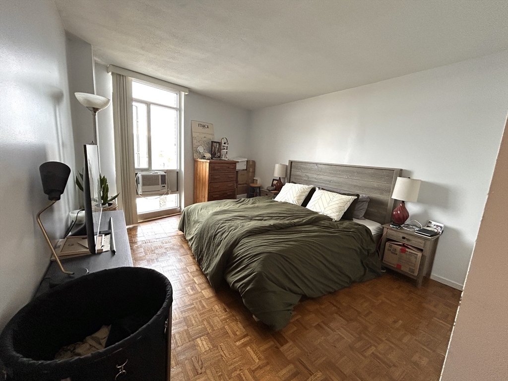 19 Winchester St, Coolidge Corner