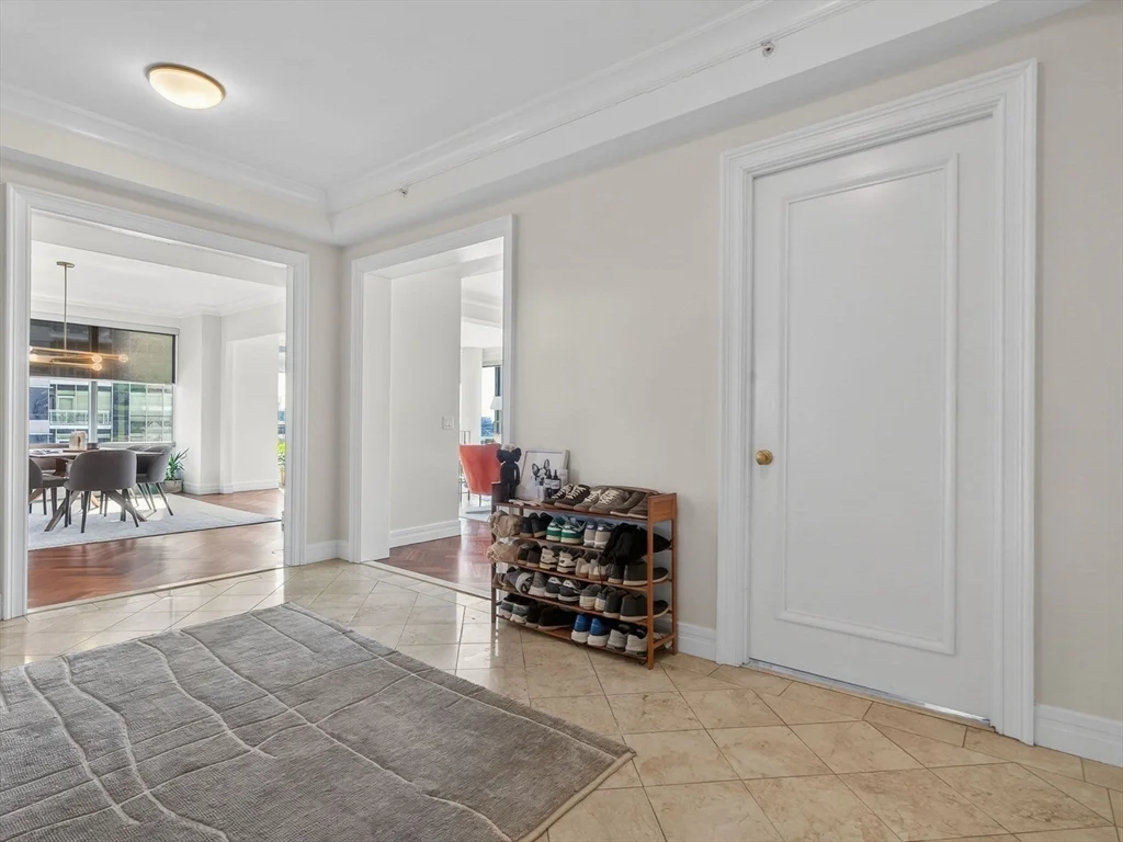 1 Avery St, Midtown