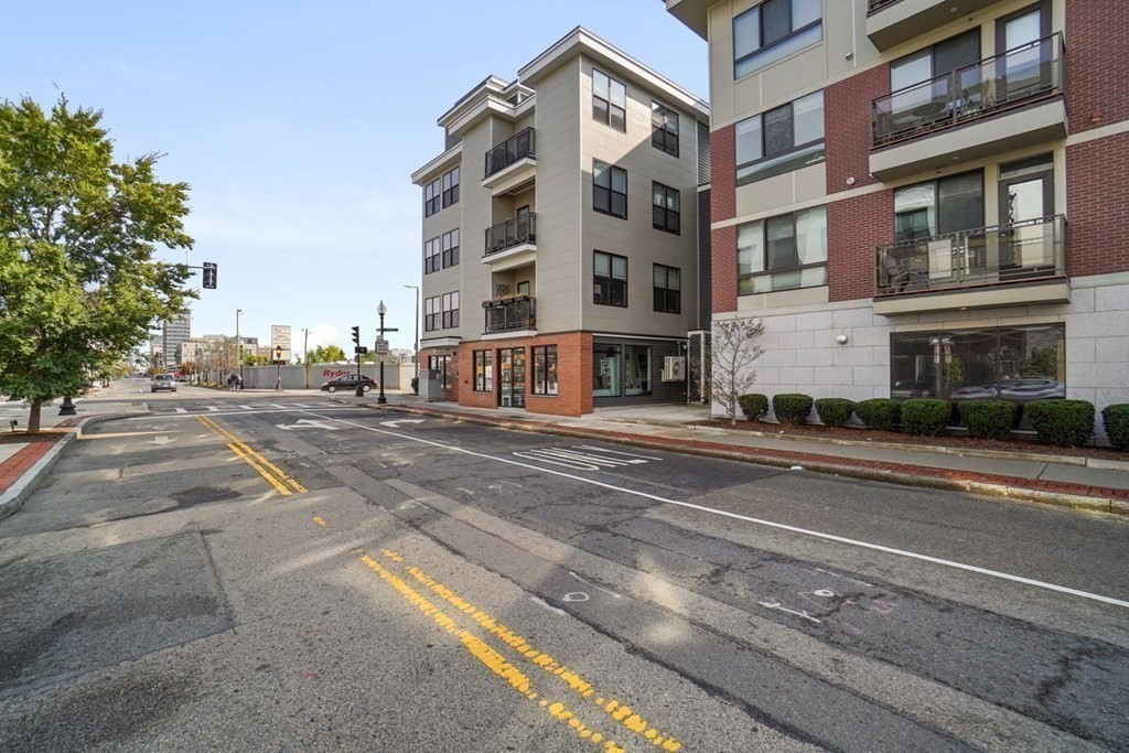 345 D St, South Boston